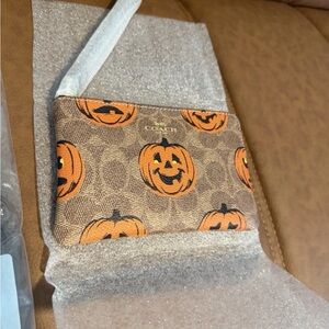 Coach Corner Zip Wristlet in Signature Canvas Halloween Print NWT 2025